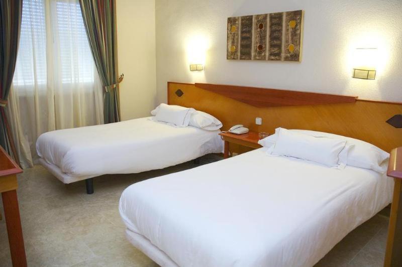 Hotel Del Val - Parking Gratuito Andújar Værelse billede