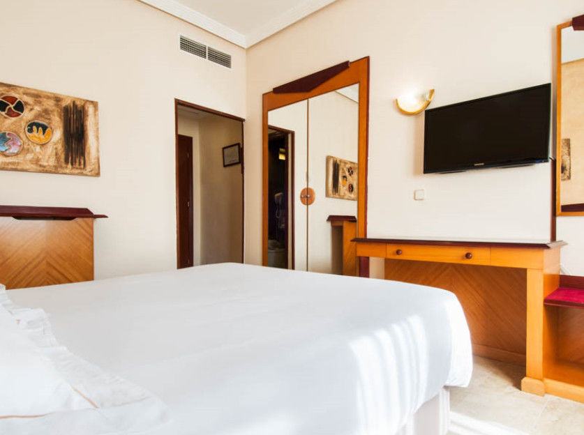 Hotel Del Val - Parking Gratuito Andújar Eksteriør billede