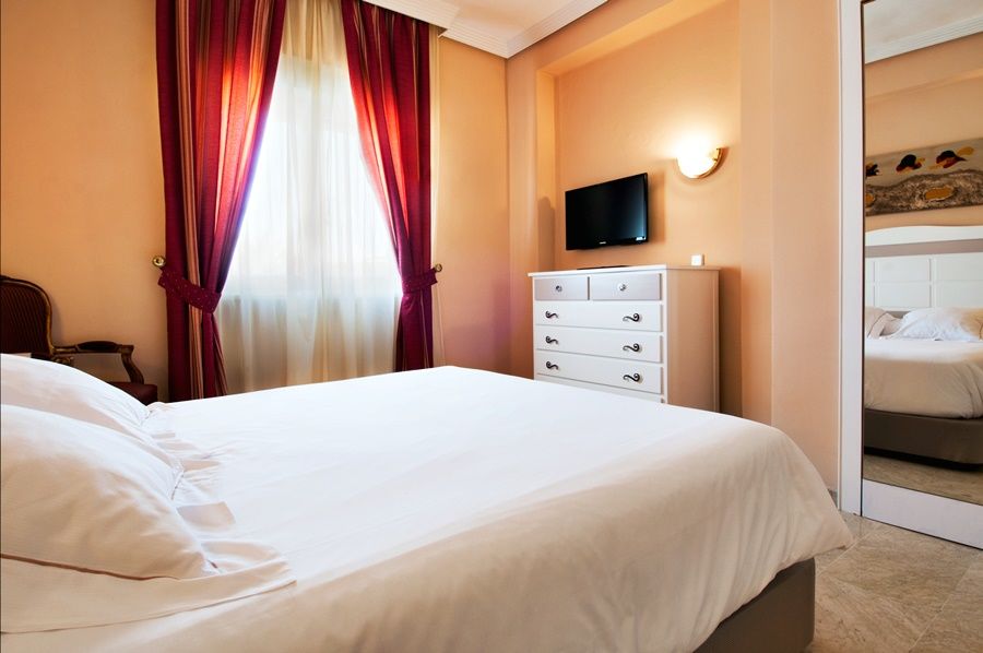 Hotel Del Val - Parking Gratuito Andújar Eksteriør billede