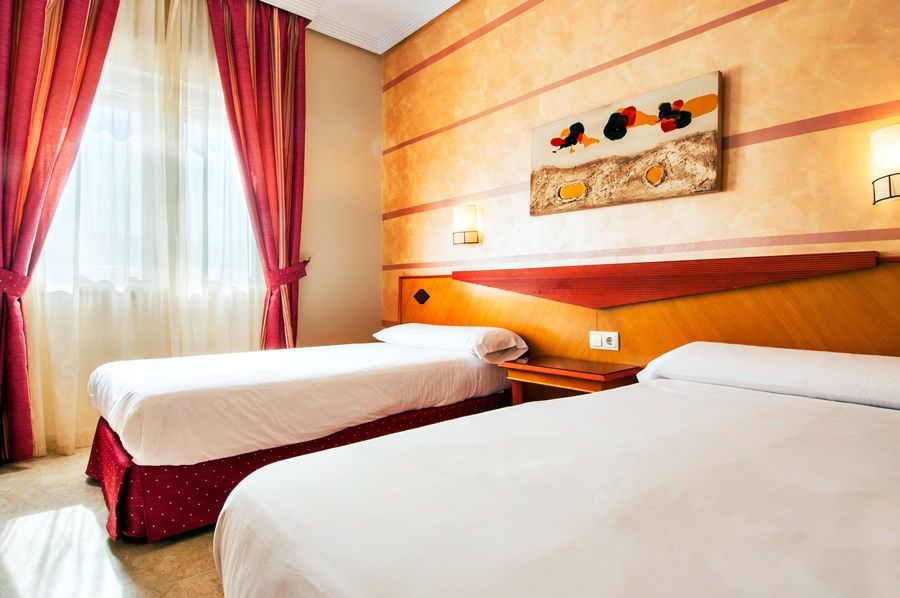 Hotel Del Val - Parking Gratuito Andújar Eksteriør billede